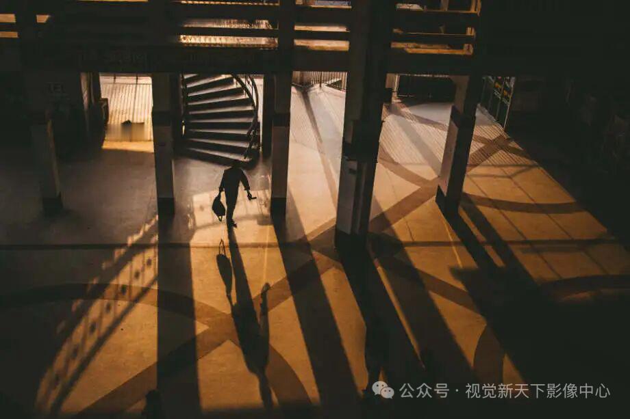 最高级的成熟：见任何人，都不惊讶。