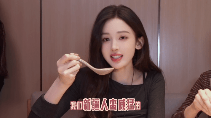 北京春节火锅店全是人人人人人过年就是要热闹和气氛，和最亲的人挤在热闹里呀，娜扎和