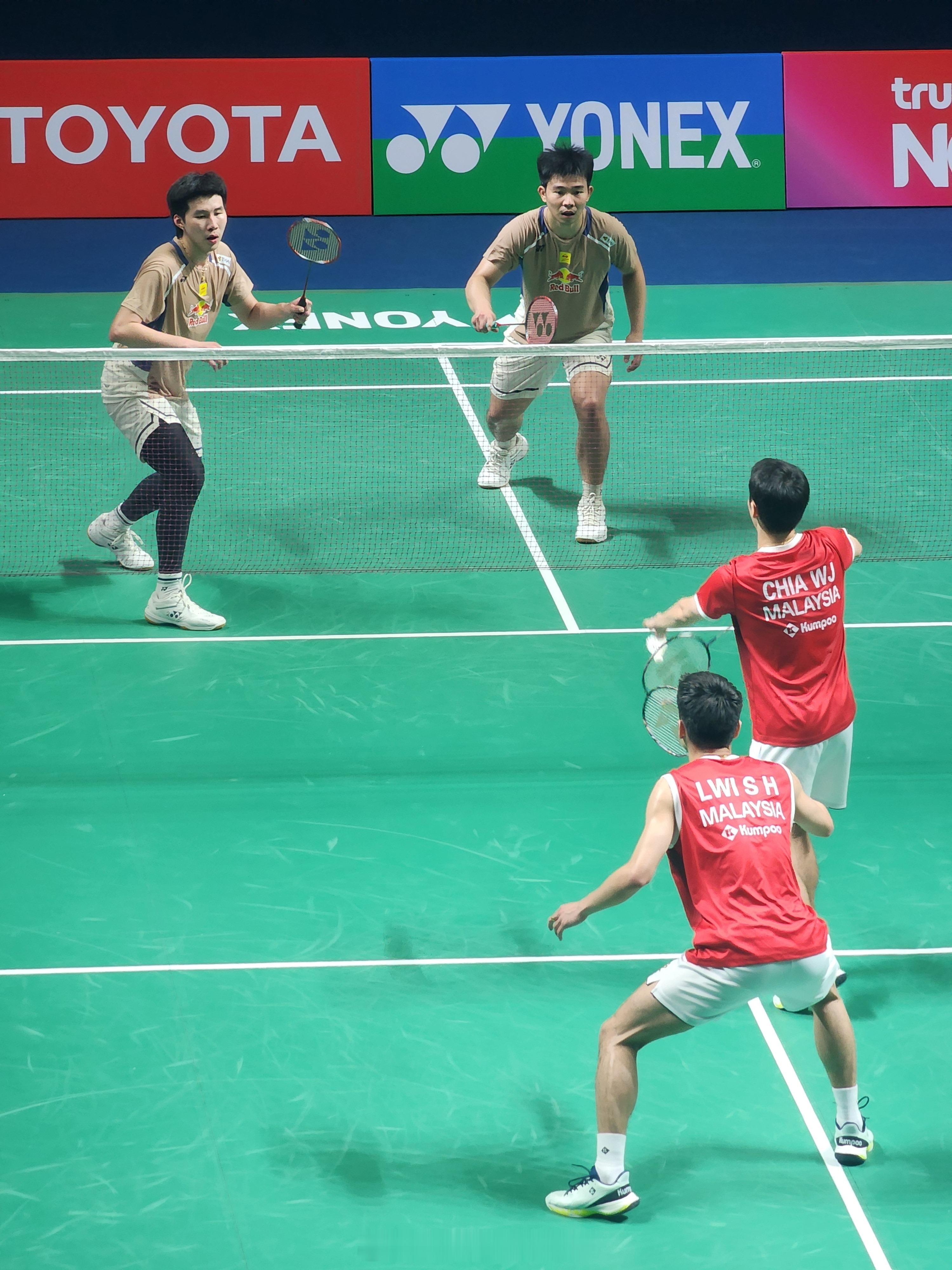 男双 1/8赛 谢炜杰 / 雷声豪 21-14 15-21 21-19 佩拉查伊