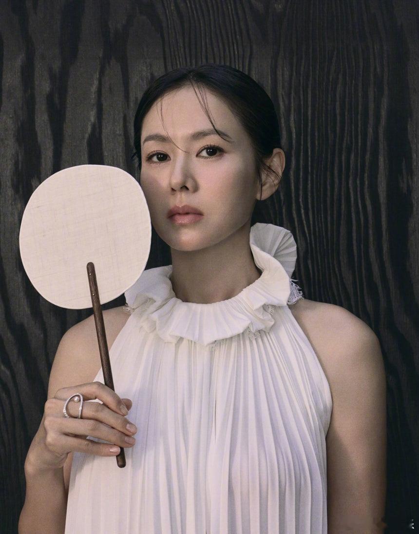 玄彬对孙艺珍接19禁作品的反应孙艺珍回应挑情丑闻差评 据韩媒，孙艺珍近日受访时被