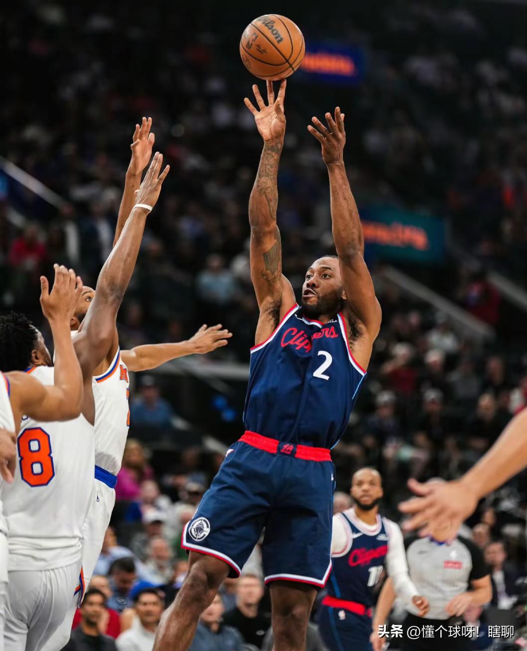 本赛季至今最惊喜的球员非伦纳德莫属了
真是太生猛了，要是前几个赛季有这么打球，那