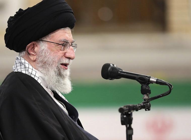 穆杰塔巴刚接任伊朗最高领袖，俄罗斯就送来了大礼！
普京不藏了，尽管美国对俄罗斯支