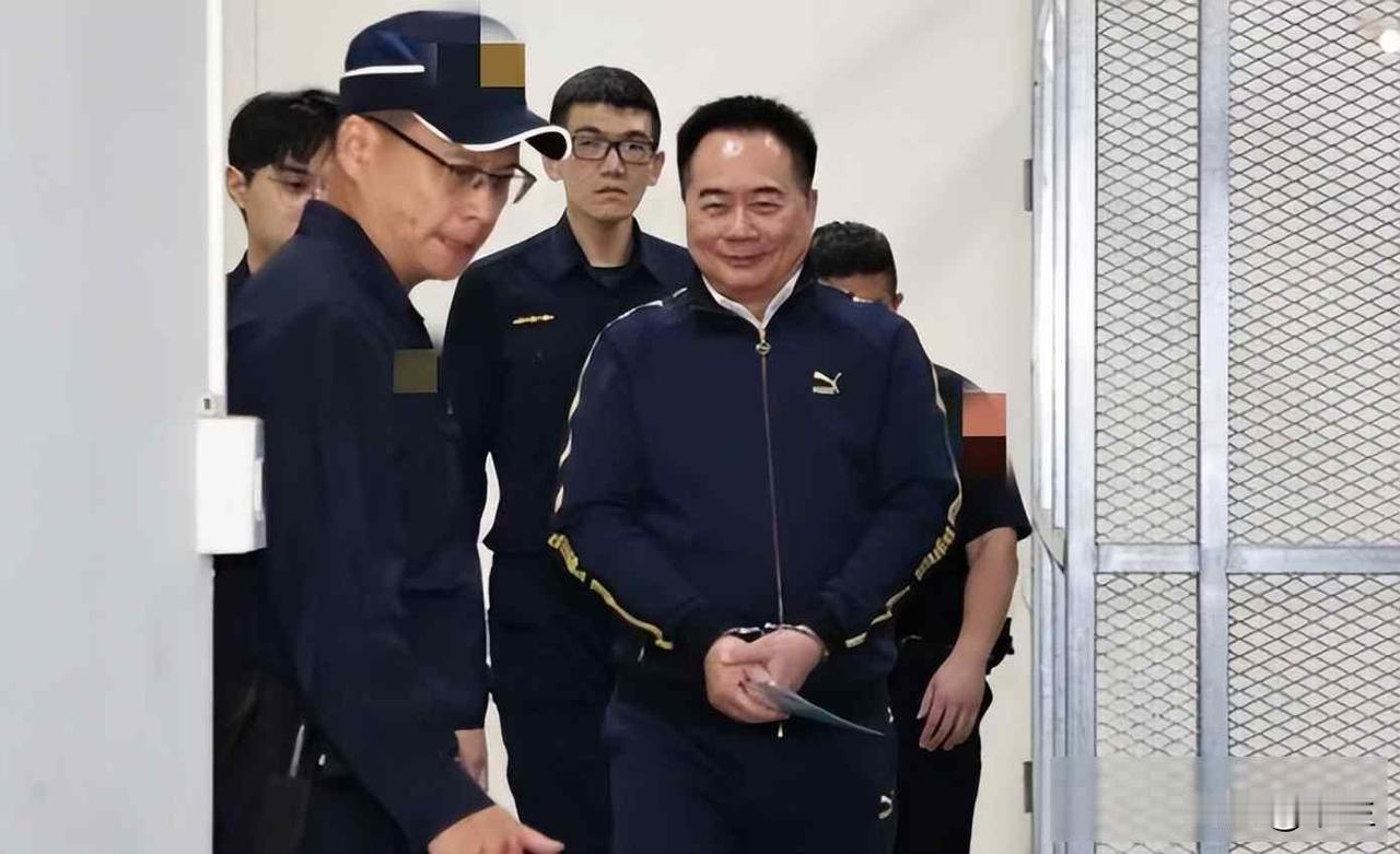 白发满头睡水泥地，高龄入狱无人问，制度沉默成常态
2026年3月27日，蔡正元进