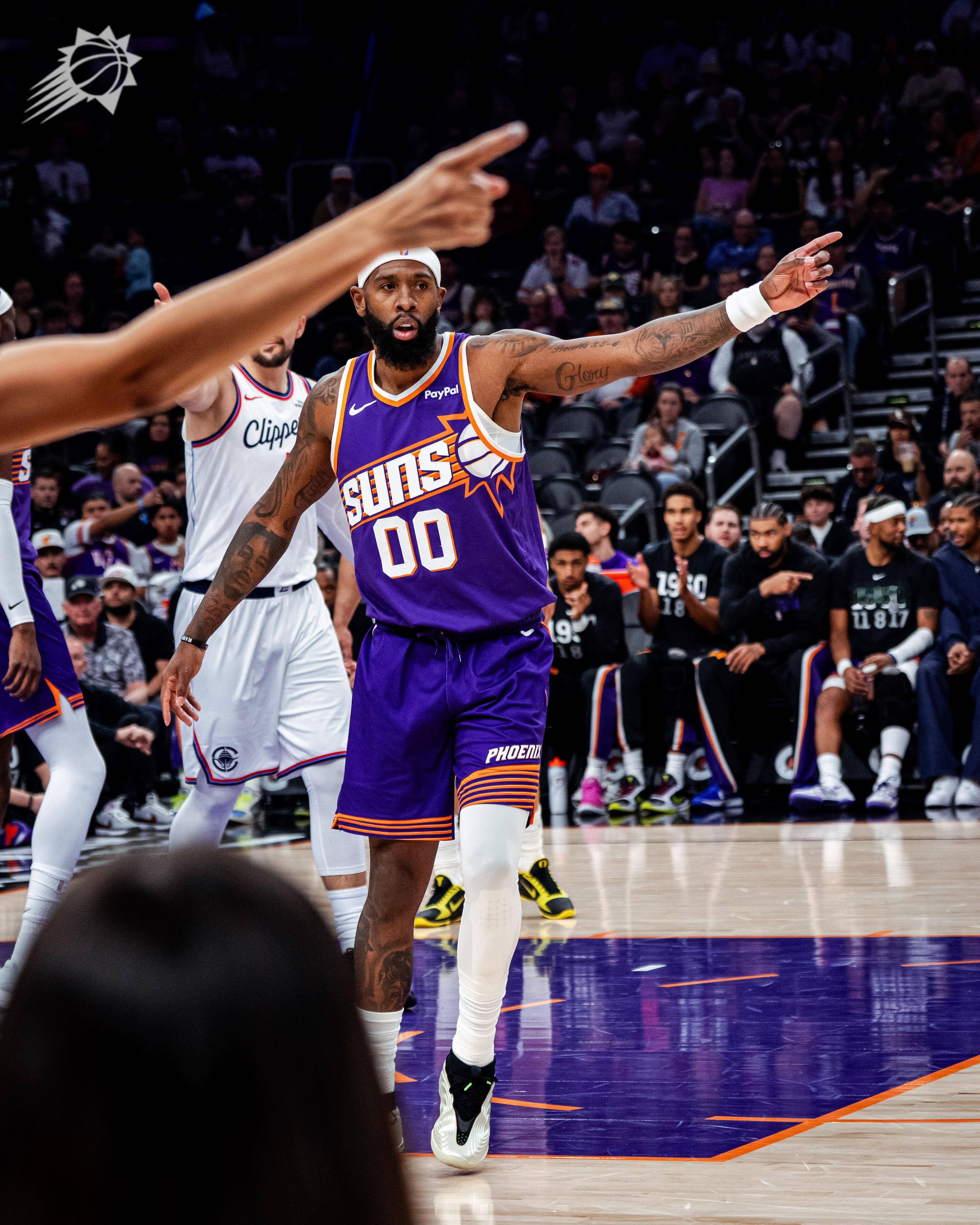 外线连开！阿伦、奥尼尔、吉莱斯皮连续3记三分球！目前比分： 快船 9-12 太阳