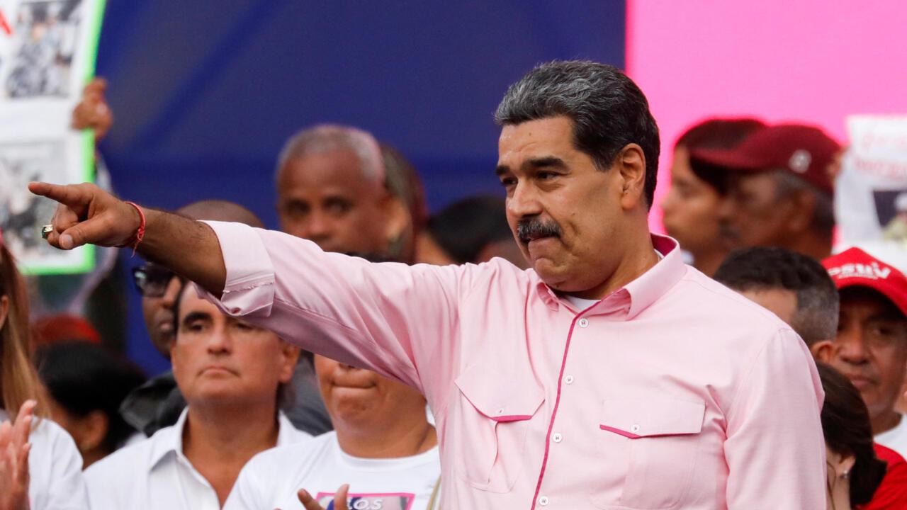 联合早报1月3日晚报道：“中国外交部和中国驻委内瑞拉使馆提醒中国公民近期暂勿前往