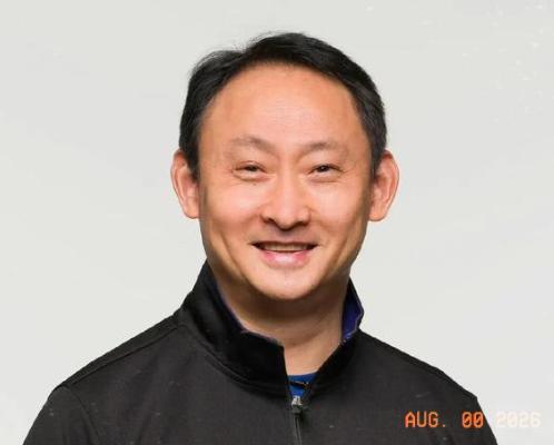 张本宇没想到，
他的妻子也没想到，
就连张本智和兄妹也没想到，两个人竟然同一天双