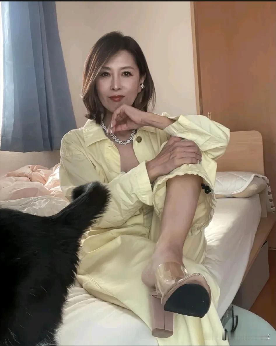 难以想象阿姨年轻时得有多美！