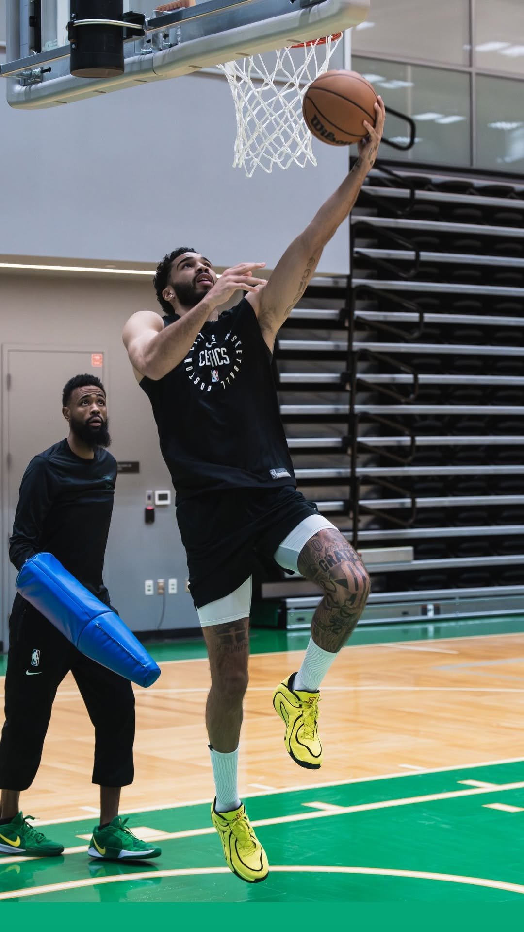 已经开始轻度的对抗训练了！这是真的计划本赛季复出比赛的节奏啊！凯尔特人热爱日记