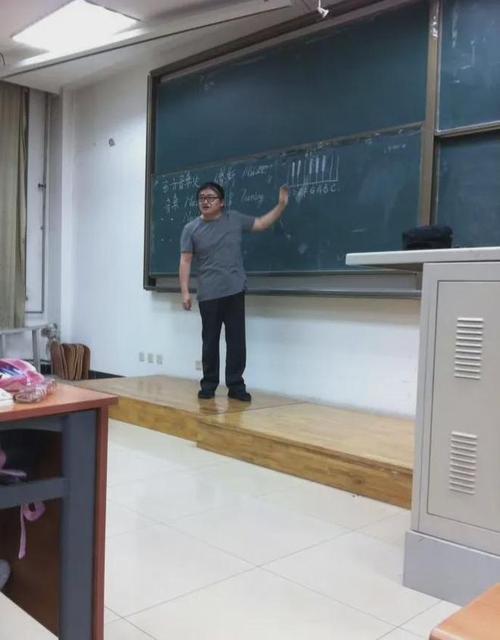 刘欢在华语乐坛的地位无需赘述，那么他是如何理解音乐的呢？他在学校教的是《西方音乐