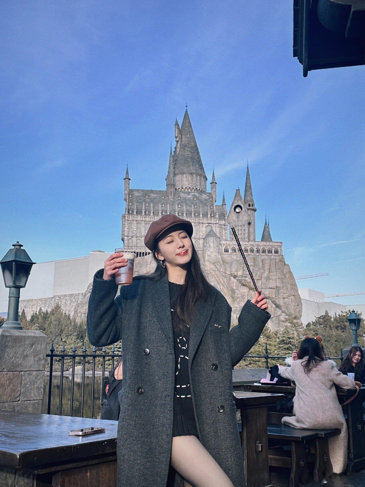 何子怡 ⬛️ 环球影城拍照🏰 ​​​