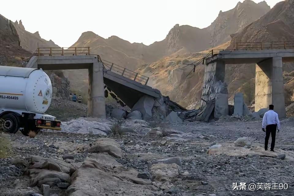 以色列属于好战派，不爱和平爱战争。
自以色列建国以来发动不少战争，但都没有把中东