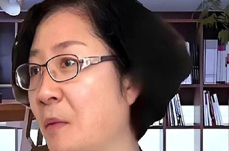 韩学杰一句“再不收外国学生”，直接被骂上热搜。全网说她狭隘、封闭，丢中医的脸，可