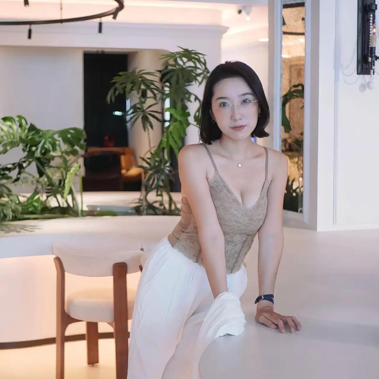 大家猜，我们是什么关系，很多人说长的像