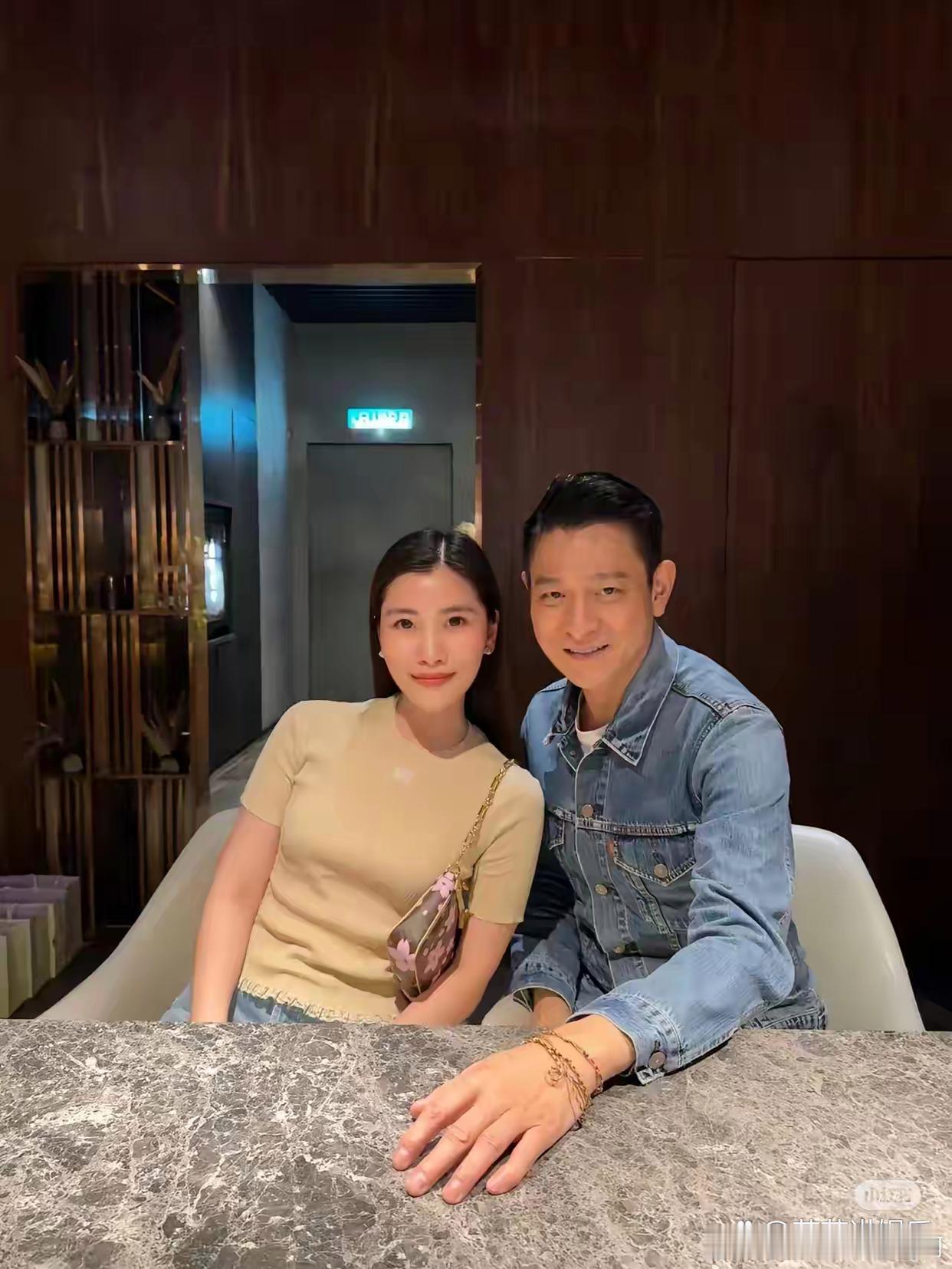 刘德华去马来西亚见朱丽倩的家人啦！马来西亚的一位超级有名望的女士在社交平台上发了