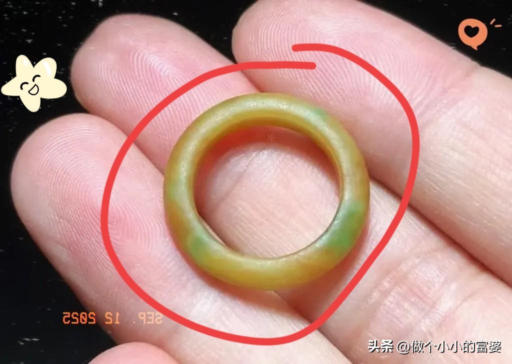 绝了！昨晚取快递，在楼下捡到个圈圈
还以为是小孩丢的玩具，随手放窗台了。今早拿起