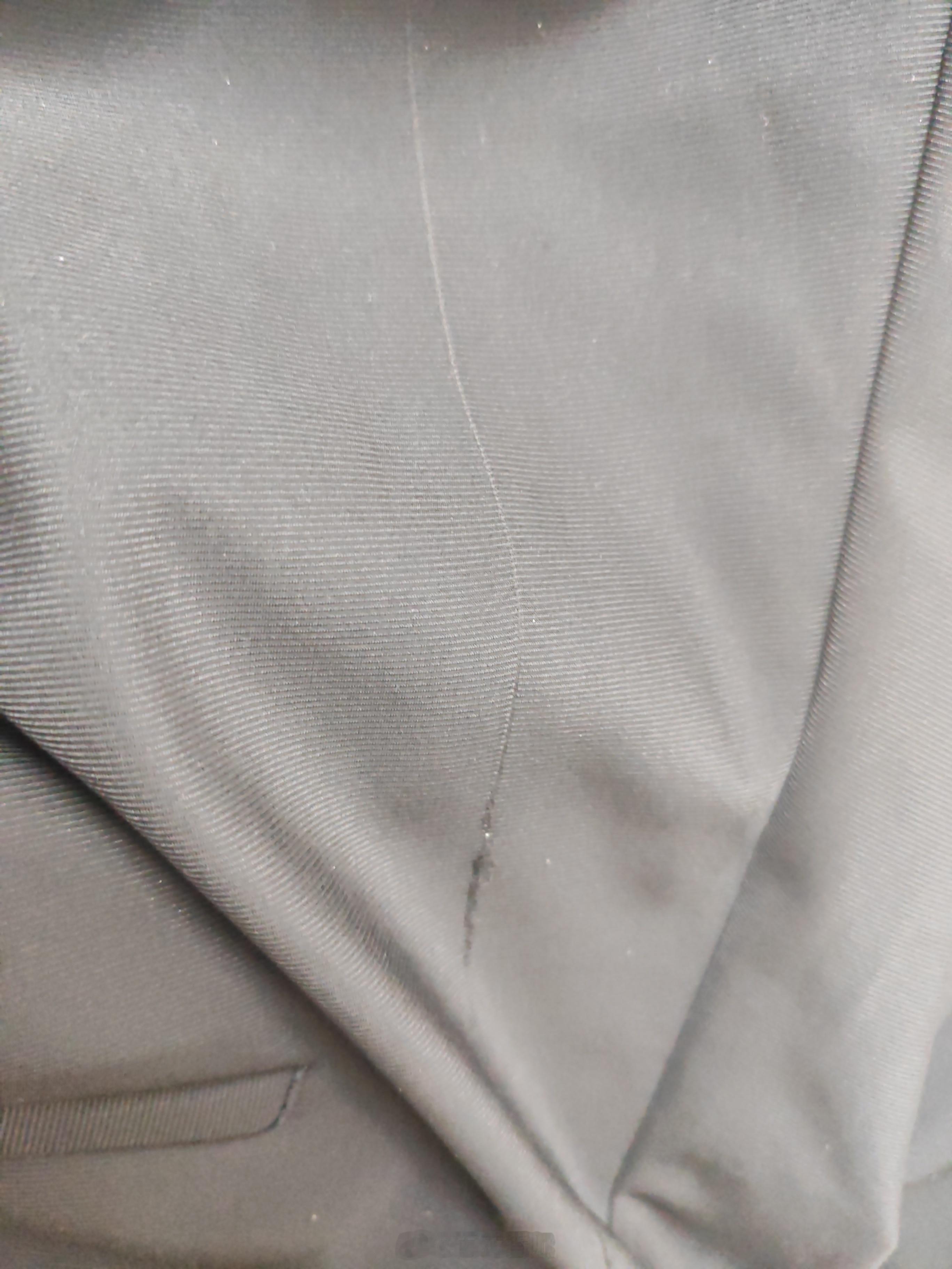 1.5万裤子穿1天发现勾线退货难1.5万裤子穿1天发现勾线退货难 我前阵子也有类