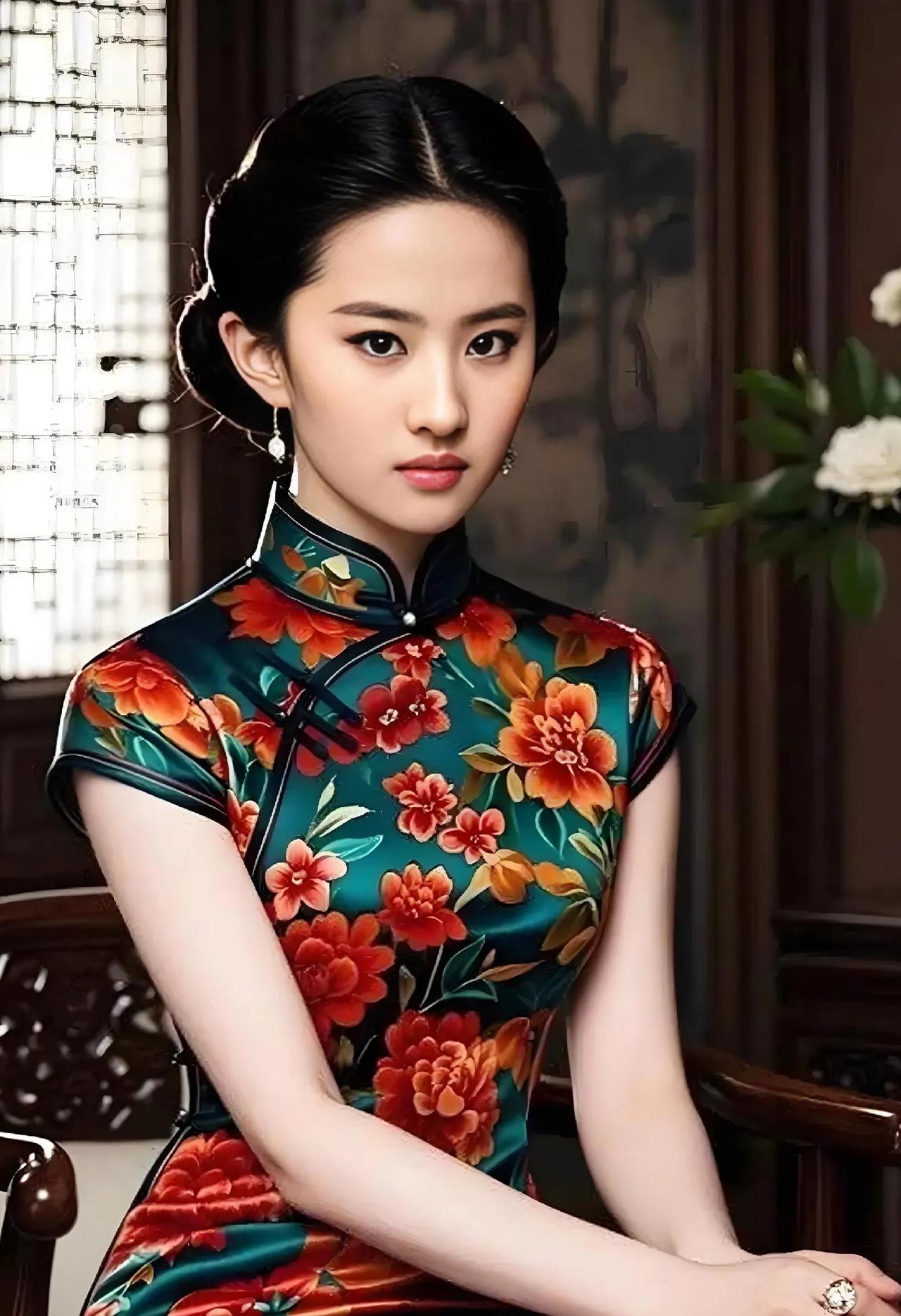 刘亦菲身着旗袍，尽显婀娜身姿。
#刘亦菲旗袍韵味# 精致面容，高雅气质，如绝美画