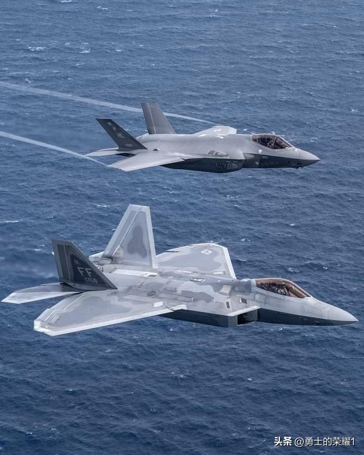 最新消息：美国空袭袭击了德黑兰的阿扎迪体育场，当时那里正在举行大规模的安全部队集