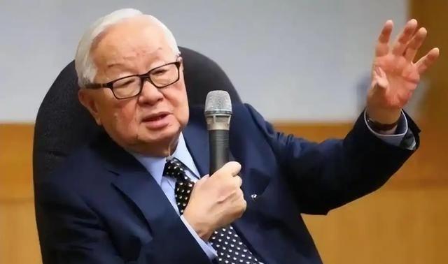 台积电创始人张忠谋 ，受访时再次语出惊人：“我真的认为，我的国家—— 美国 ，仍