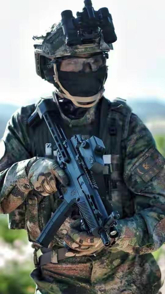 用上国产冲锋枪！香港警察淘汰德国MP5，配备解放军同款新冲。这不是简单的武器更新