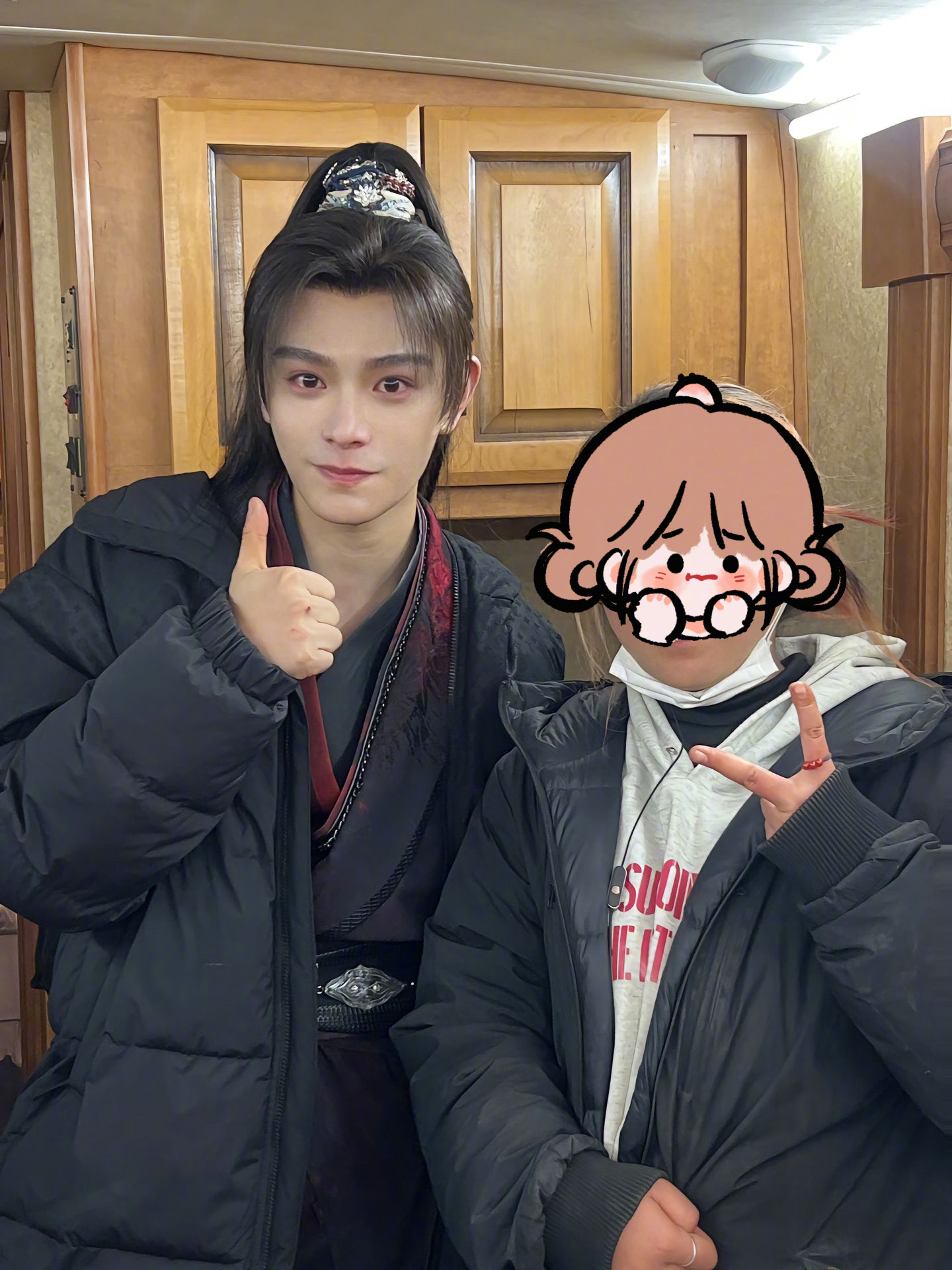 这张合照里眼圈红红的丁禹兮 好动人🥺 