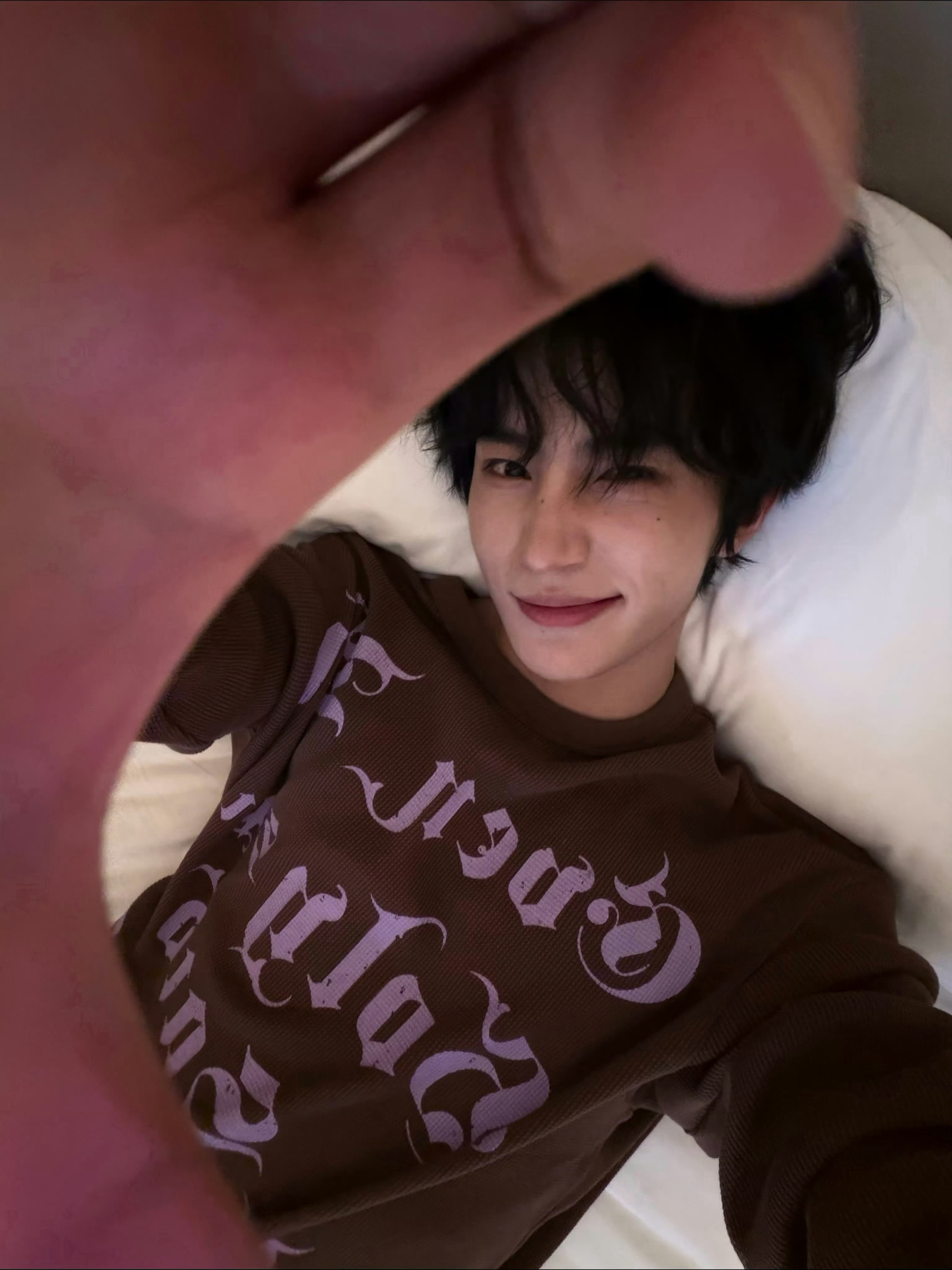 谁能懂张翅发自拍的含金量🥹五官好精致张翅发自拍