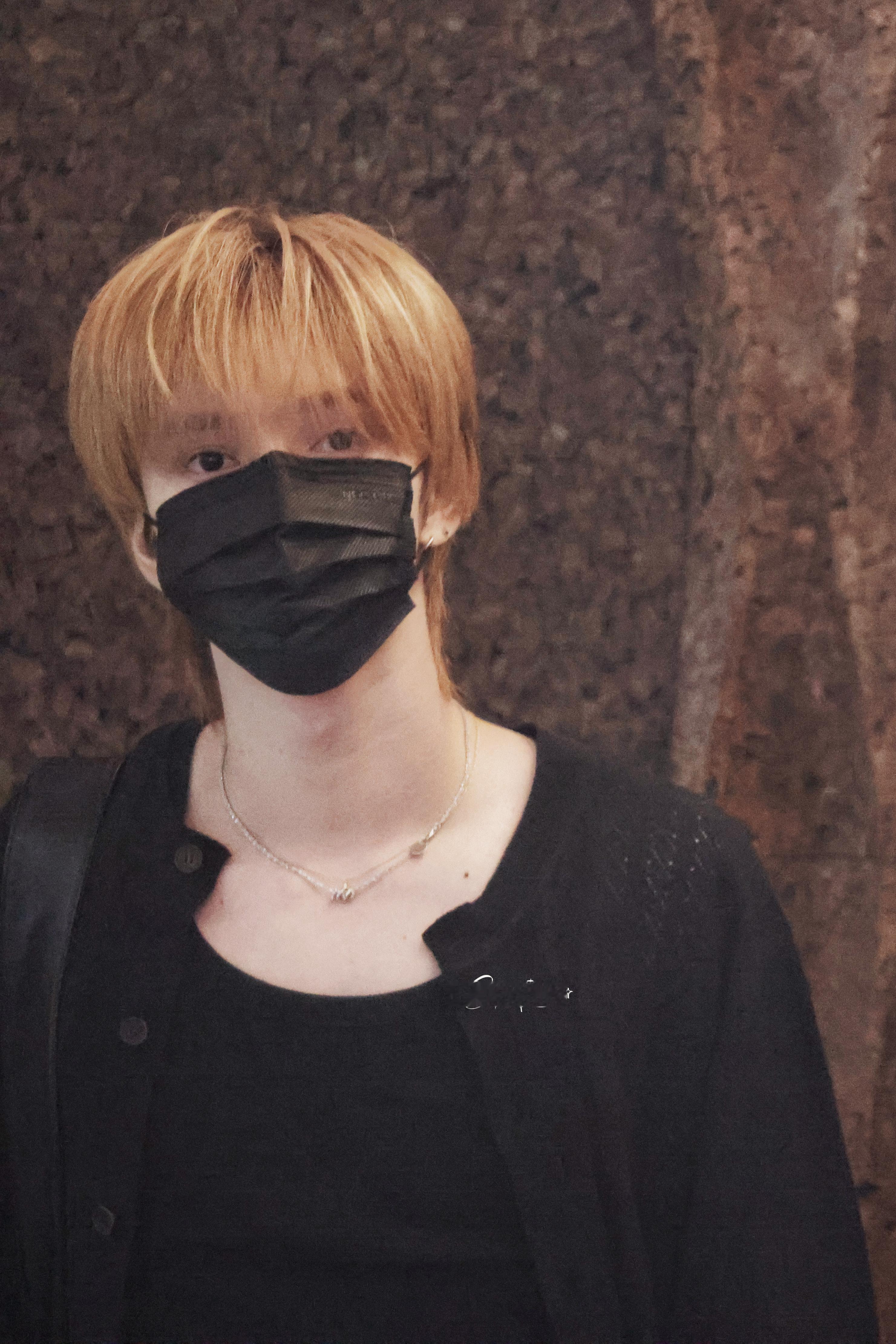 Daniel 💛 daniel 萌萌小金毛小狗就这么呆呆地望着你🚫去水印二改