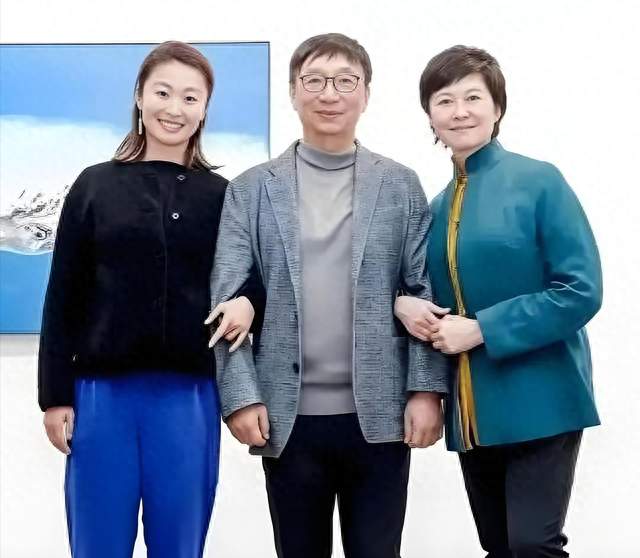 原来她是敬一丹女儿，嫁英国人为妻，定居北京把不挣钱公益当事业
