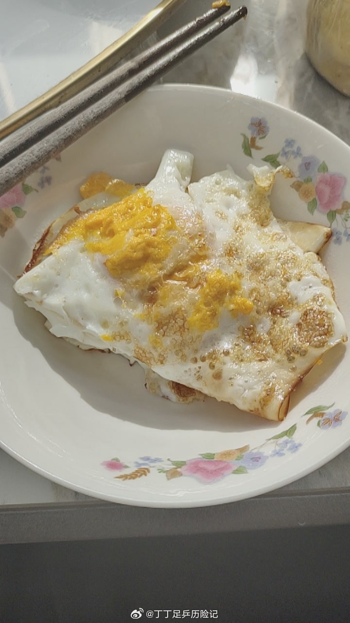 丁丁足乒历险记早餐 打完羽毛球，早餐荷包蛋×3 