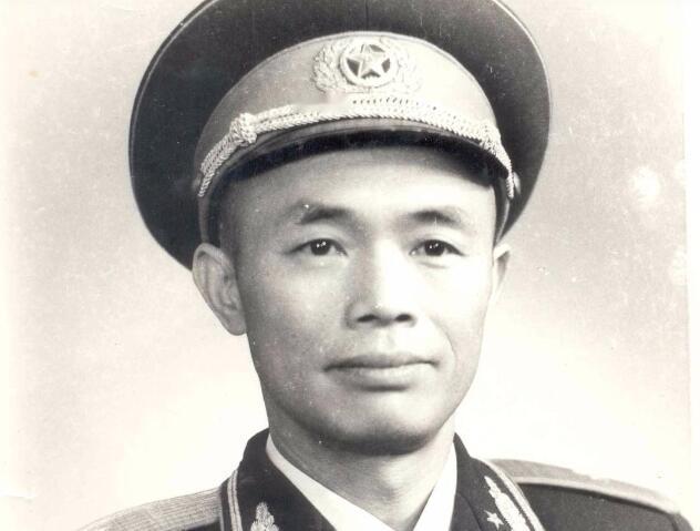 在东北野战军中，钟伟的名头很响，被誉为“虎将”。他爱打仗，一提到打仗就两眼放光；