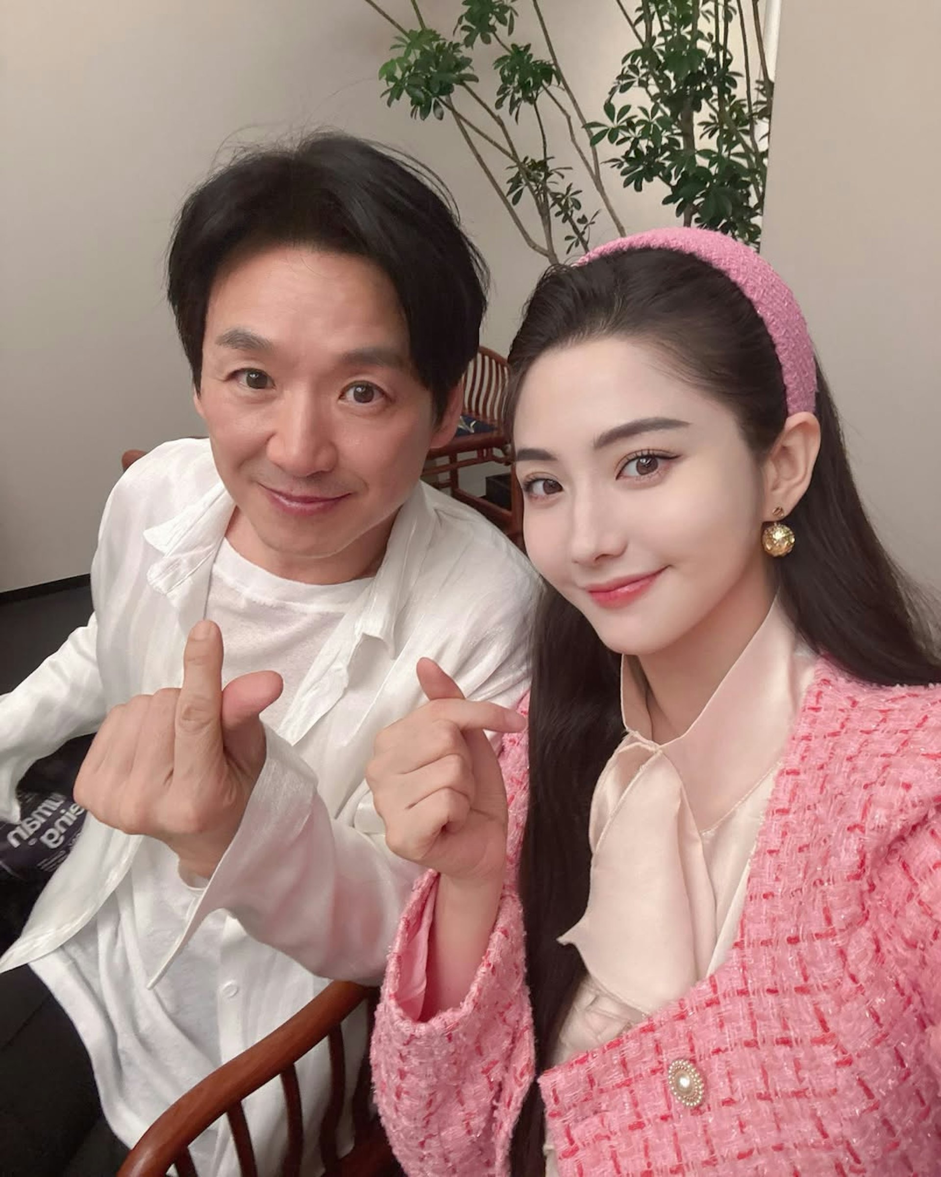 “蕉皮”朱永棠与蓝心妍，一个都认不出来[允悲][允悲][允悲] ​​​