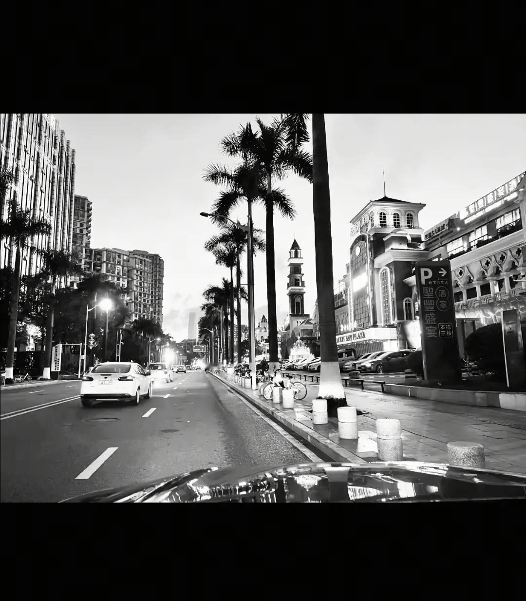 关于赚钱，一个绝大多数人一辈子都悟不出的


赚钱最该学的东西，根本没人教。
赚