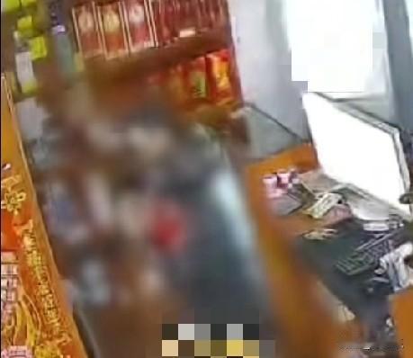 11月17日，河北保定，凌晨4男子撬门进烟酒店，搬空中华、芙蓉王、玉溪等香烟，总