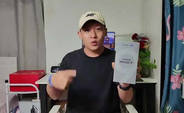 【掌中电影机，超美小直屏，荣耀Magic9开箱体验】