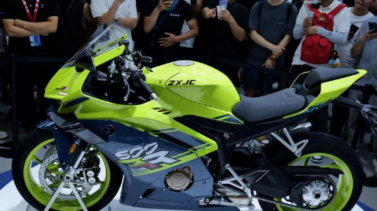 “新手保护期”过了！张雪机车在WSBK荷兰站被赛会强行“上枷锁”：增重7公斤、动