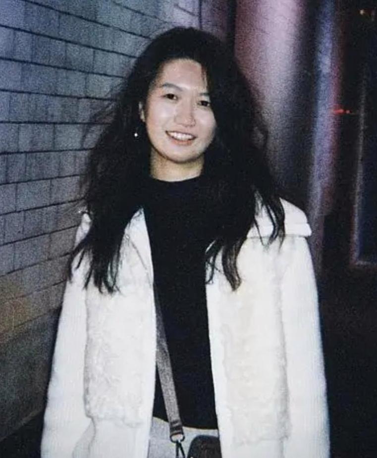 23岁中国才女导演魂断柬埔寨！这3个真相比悲剧更扎心
 
凌晨金边的出租屋，一声