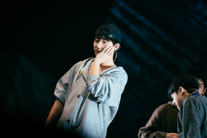 蒋敦豪音乐剧寻找李二狗 演出顺利！蒋老师！Cr： ​​​