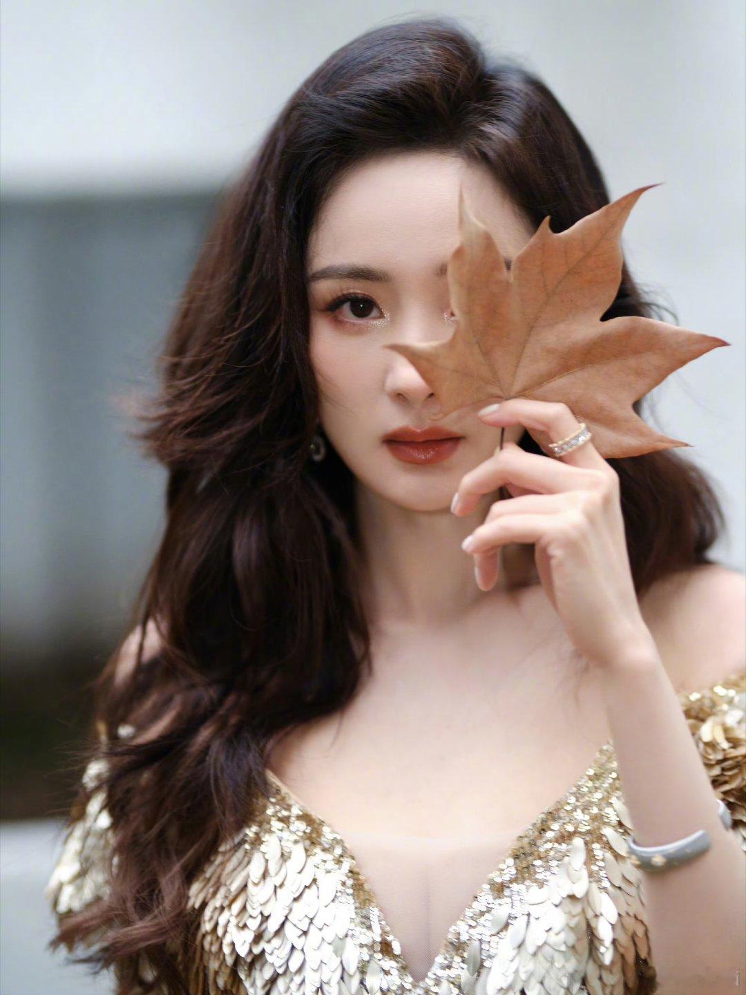 杨幂冯娷 ｜杨幂冯湮儿 𝐄𝐦𝐛𝐫𝐚𝐜𝐞 𝐲𝐨𝐮 𝐨𝐯𝐞
