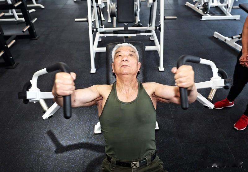 最新研究发现，每天只需10分钟高强度运动就能显著提升健康效益。这种短时高效的运动