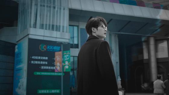 沈翊故人之姿 谁都敢说，有些小小的设定真的太相似了，才让大家有所感慨~唐奇同样也