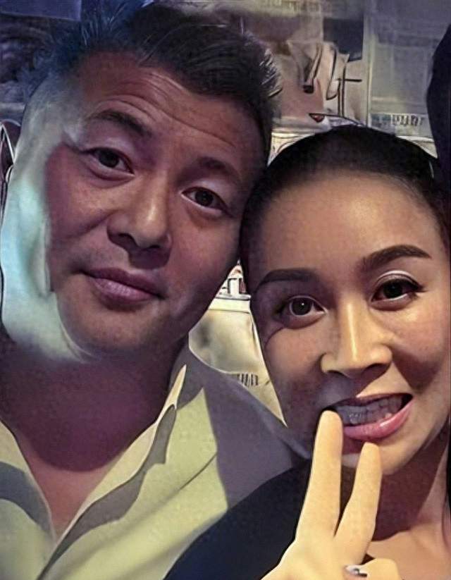婚变一年后，59岁那英高调官宣喜讯！这次她不再期待婚姻