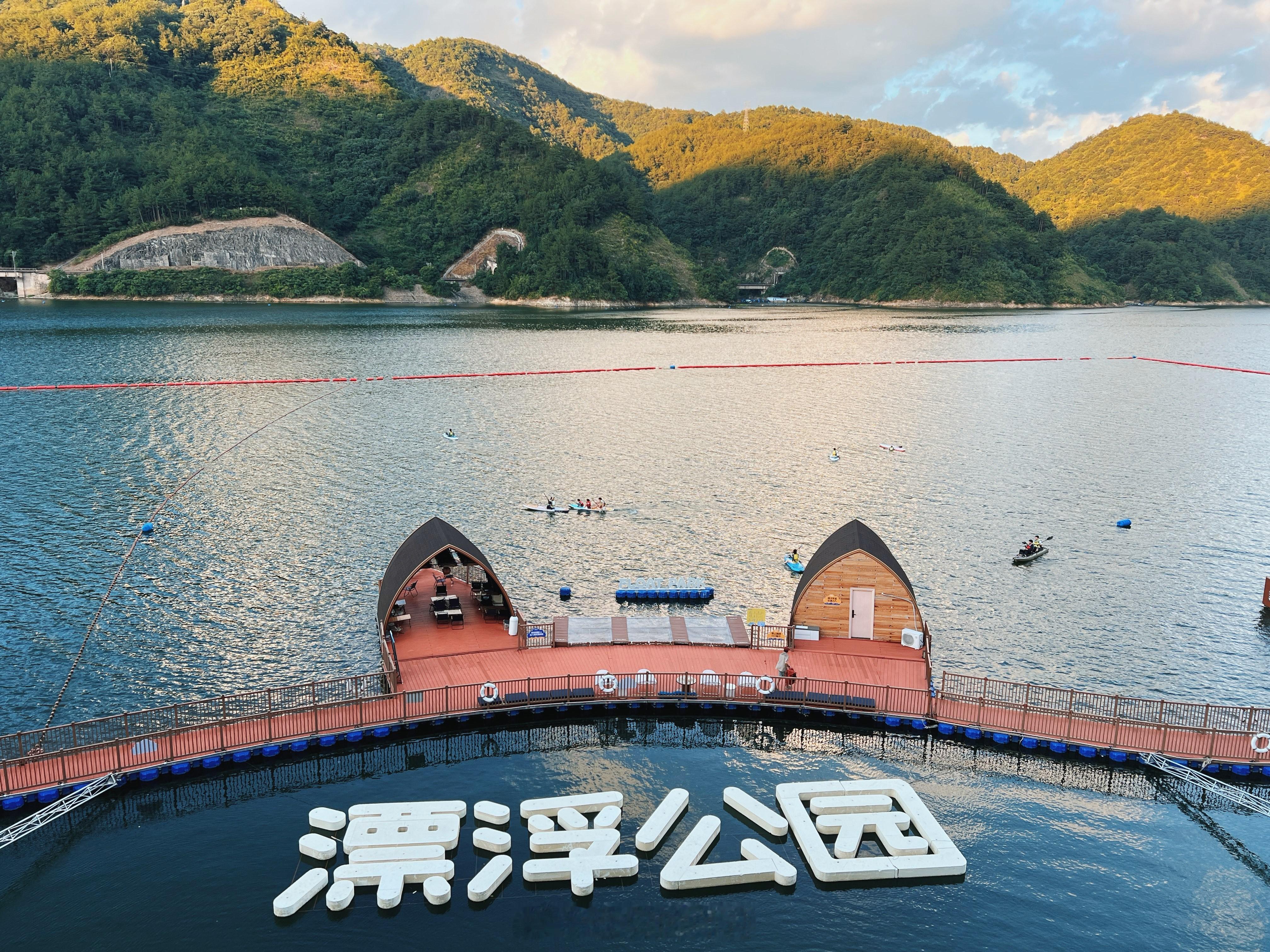 你见过漂浮在江上的公园吗？福建闽江是国内独流入海的江河中水质第一名，而福州段起点