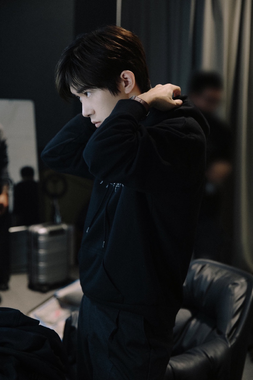 明天见啊！你好六烊千玺 