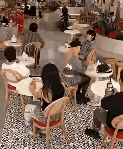 不得不说，
现在拍视频，
成本真的不低。