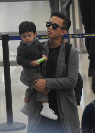 等等提升了邓超的英语水平哈哈哈哈哈 被邓超又圈粉又好笑，录节目赶上等等比赛，努力