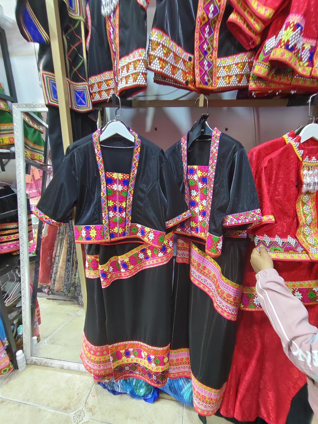 元江有条澧江路
在元江县的日子里，我每天都会在温暖的阳光下，游走于城中的大街陋巷