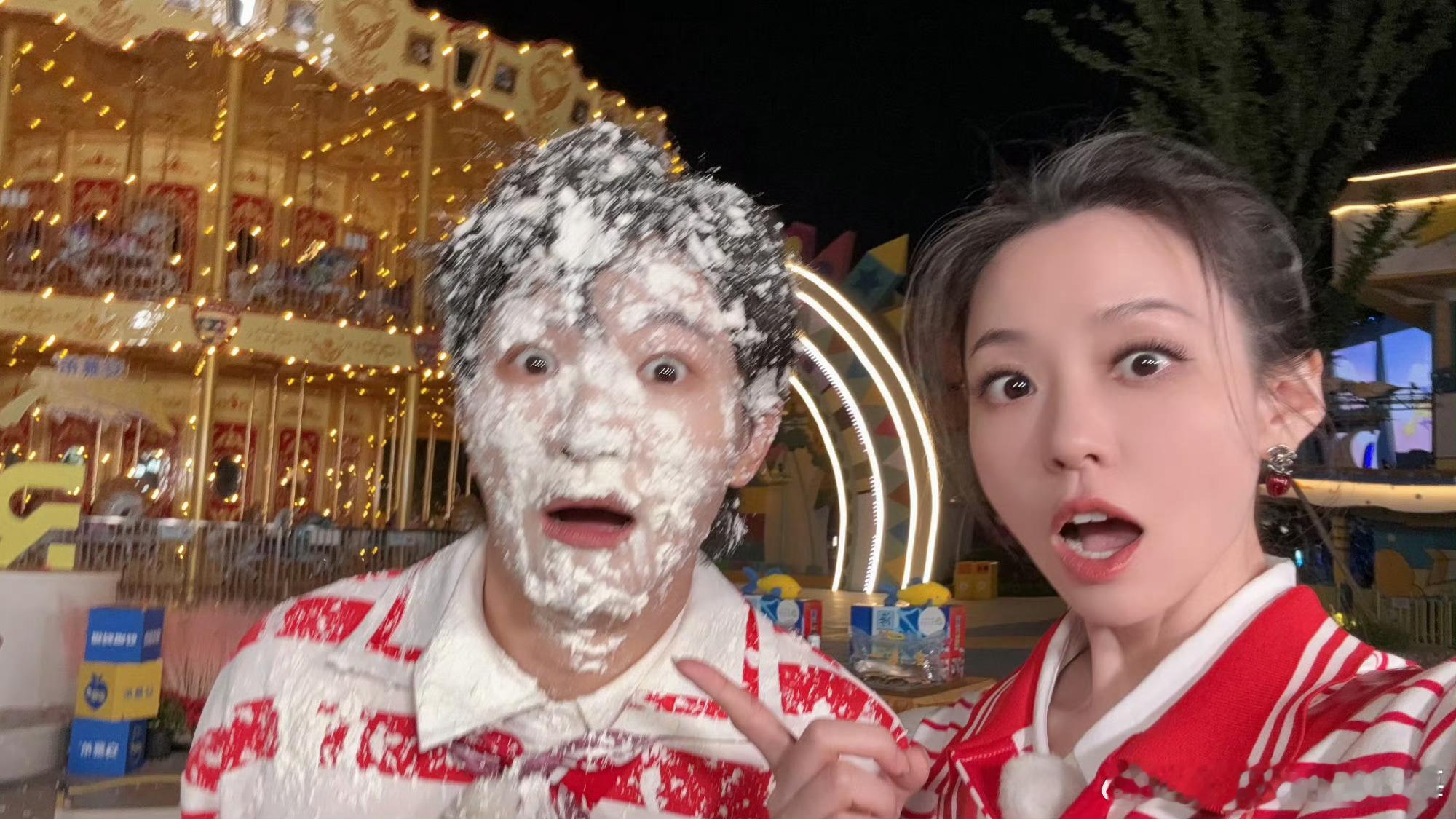 周深 张靓颖是在互相化妆吗？ ​​​