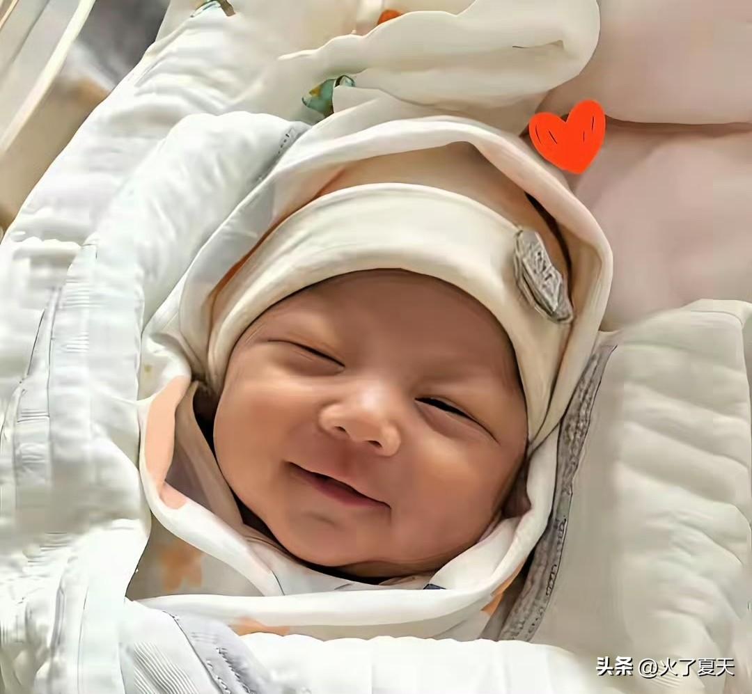 汪小菲马筱梅基因太绝了！“小炸毛”萌翻全网，这颜值谁看了不心化！ ​