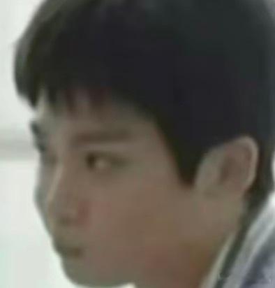 名字：郑小朋年龄：凭什么告诉你性别：男出生日期：凭什么告诉你身高：凭什么告诉你星