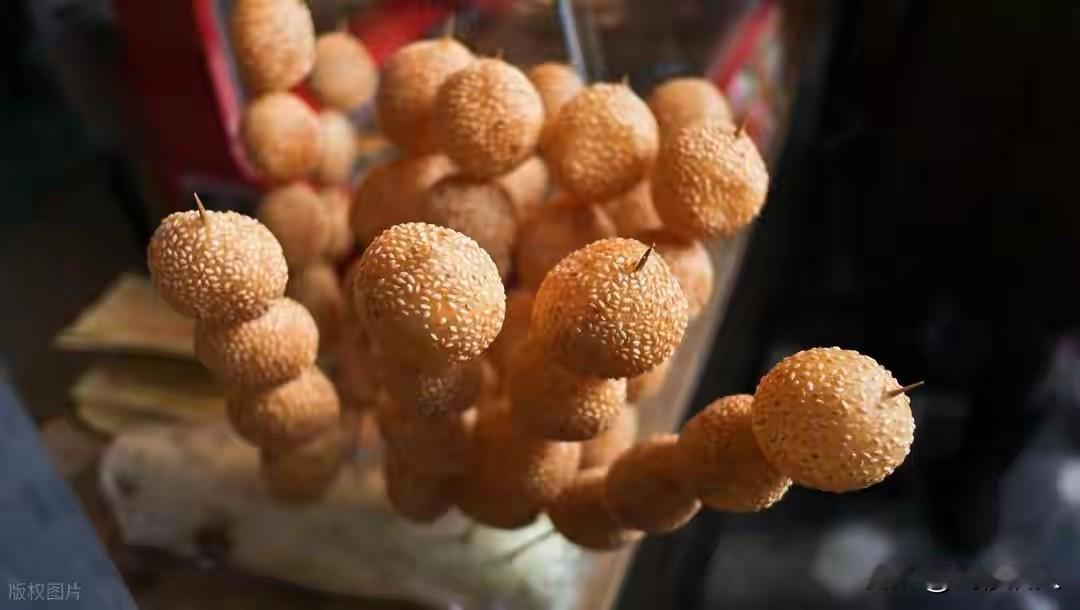 一斤烂塑料摸出大财富！江西最牛「破烂王」，把垃圾干成印钞机
 
四十多年前，江西
